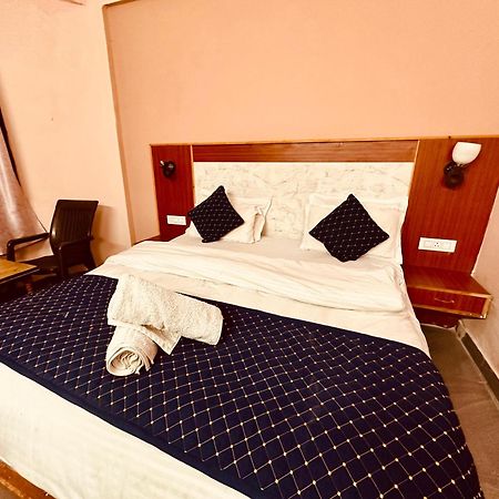 Hotel D Kanchan Manali Buitenkant foto
