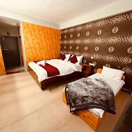Hotel D Kanchan Manali Buitenkant foto