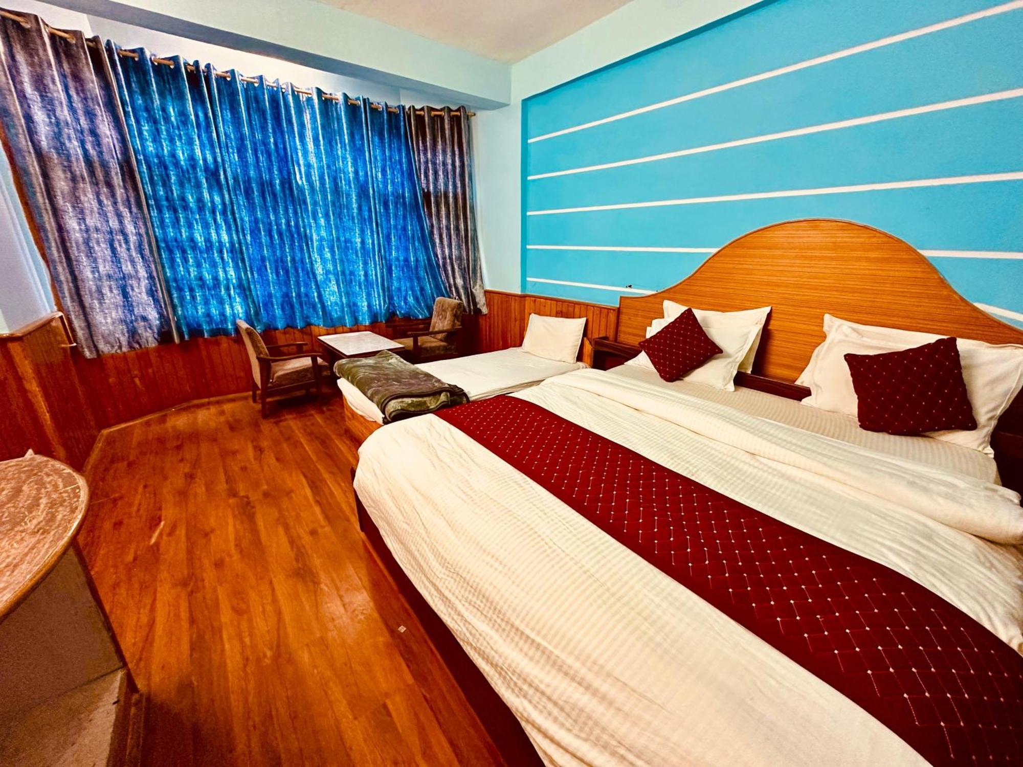 Hotel D Kanchan Manali Buitenkant foto