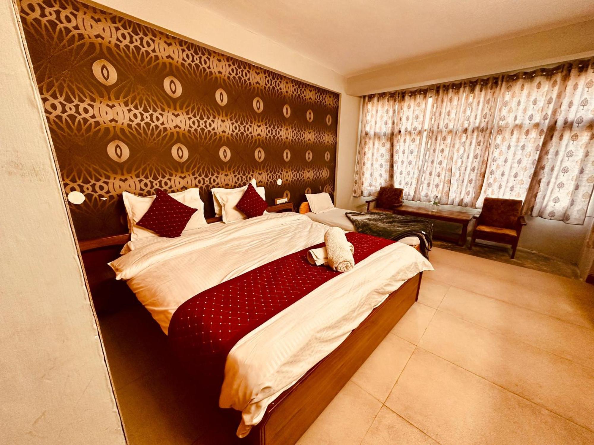Hotel D Kanchan Manali Buitenkant foto