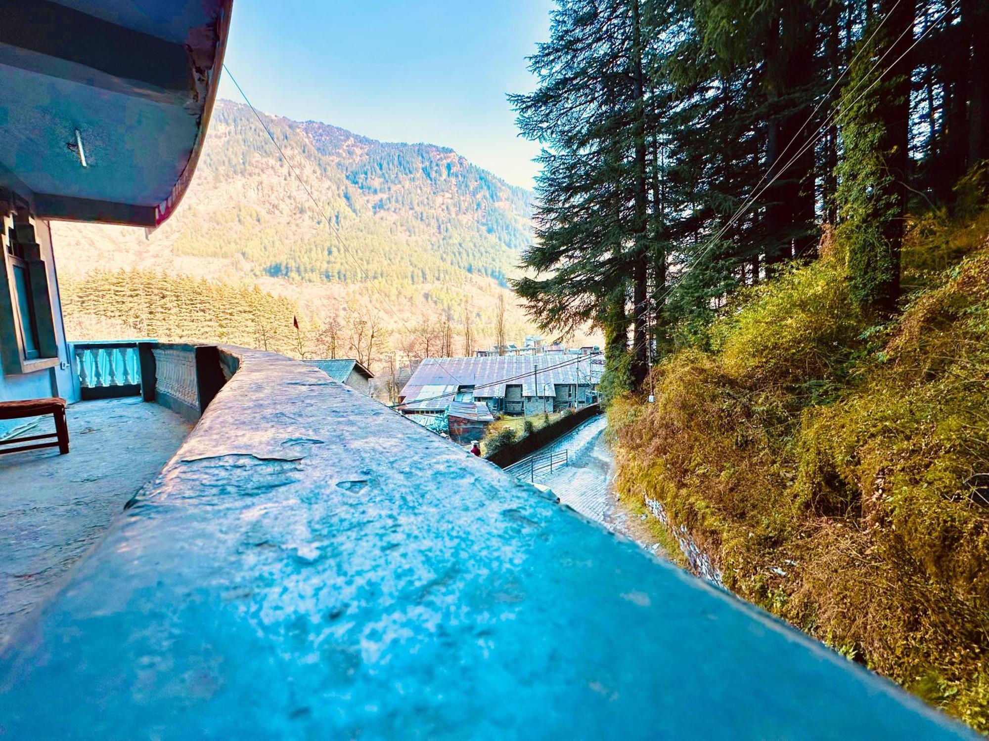 Hotel D Kanchan Manali Buitenkant foto