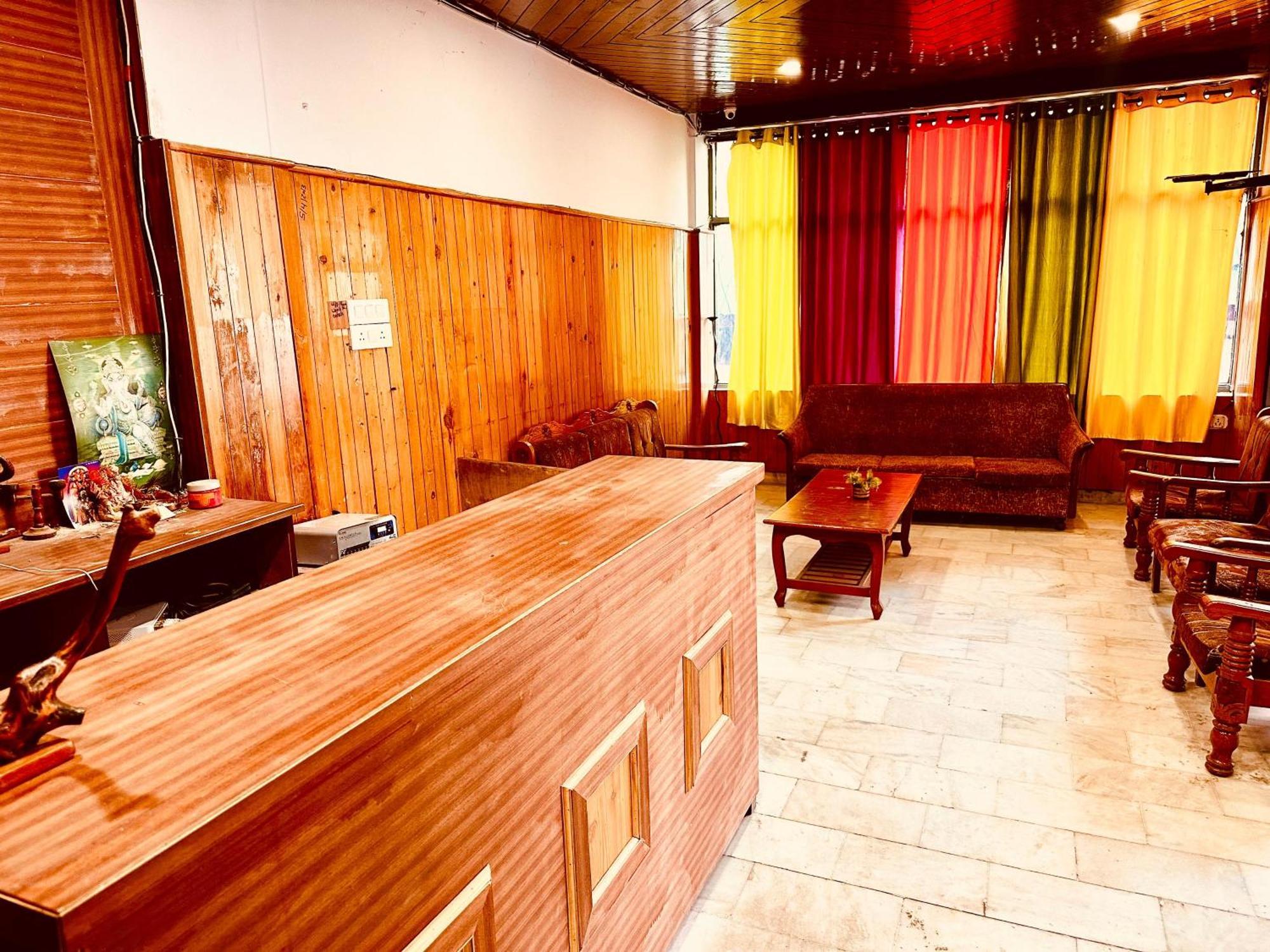 Hotel D Kanchan Manali Buitenkant foto