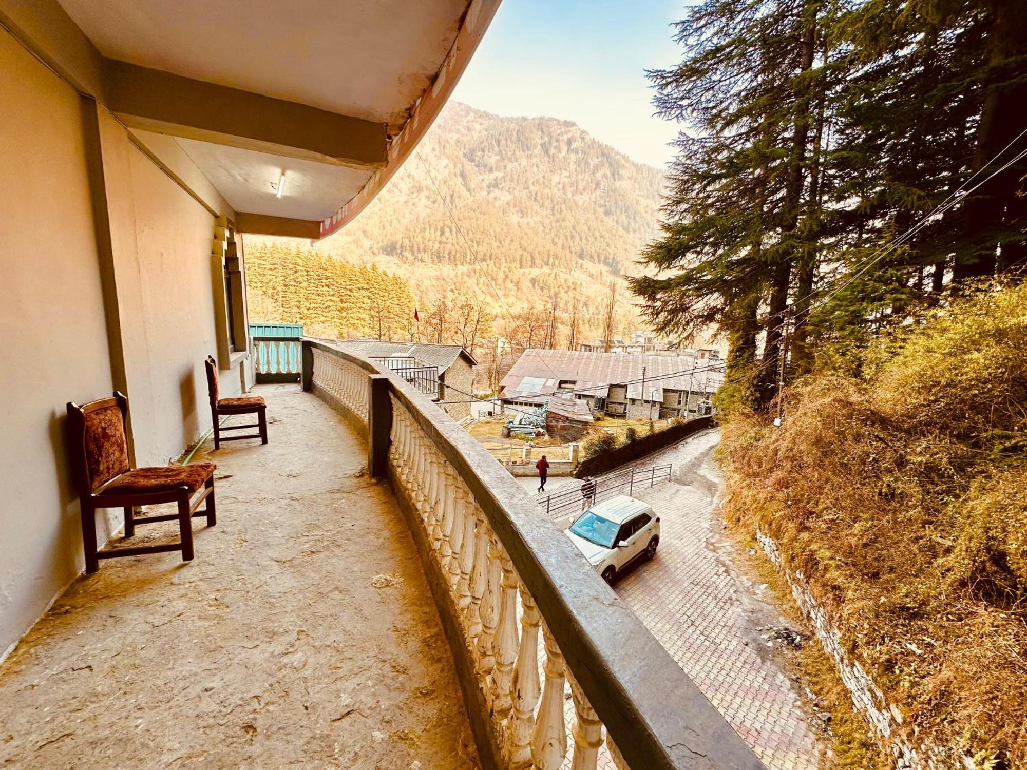 Hotel D Kanchan Manali Buitenkant foto