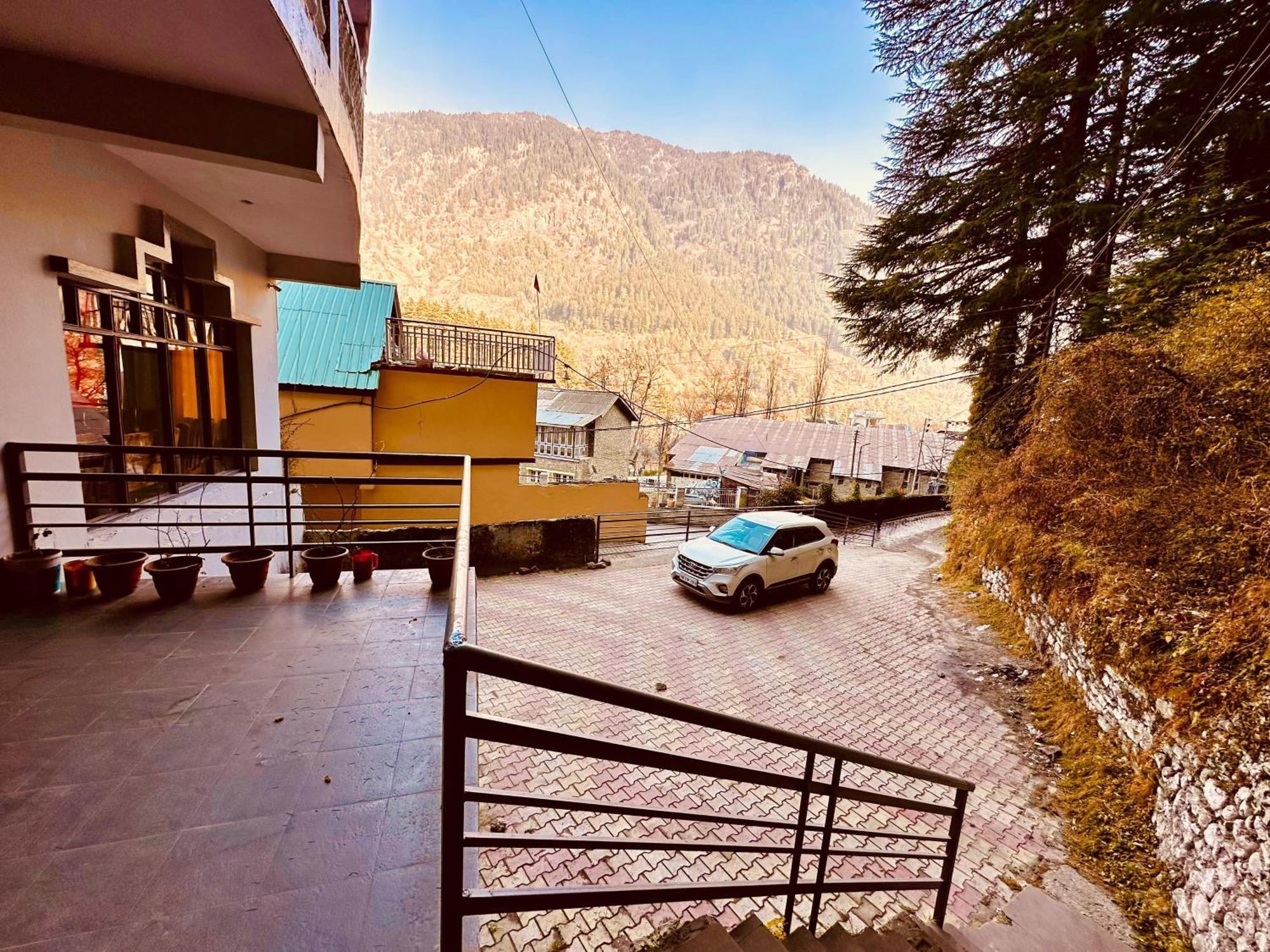 Hotel D Kanchan Manali Buitenkant foto