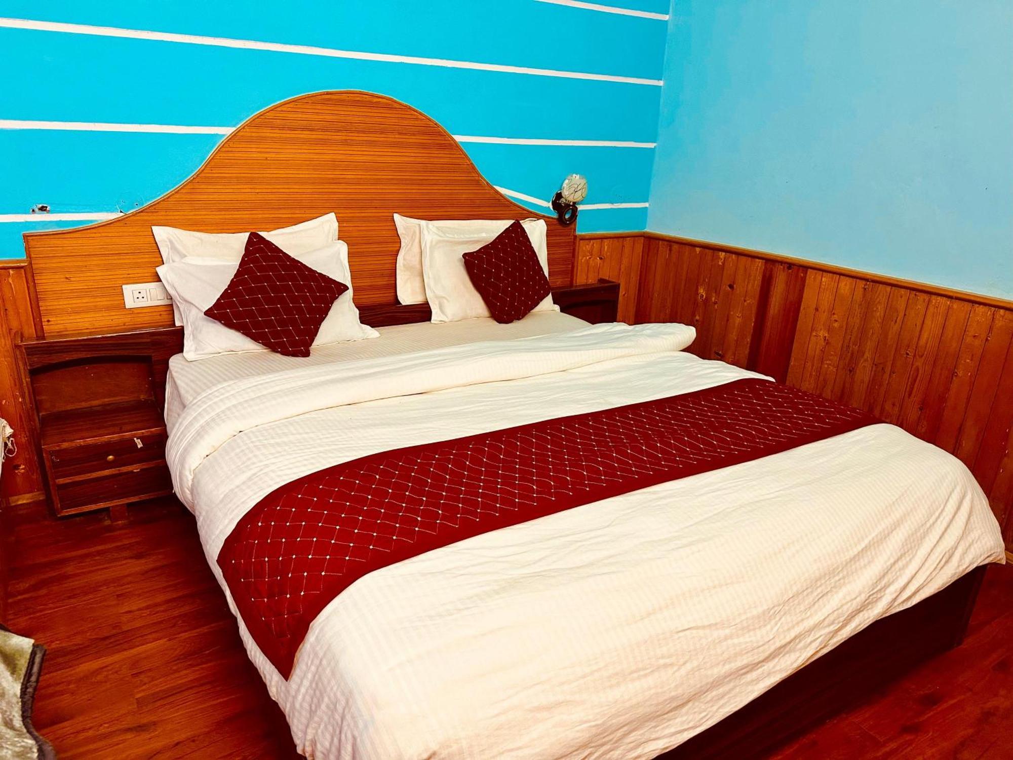 Hotel D Kanchan Manali Buitenkant foto